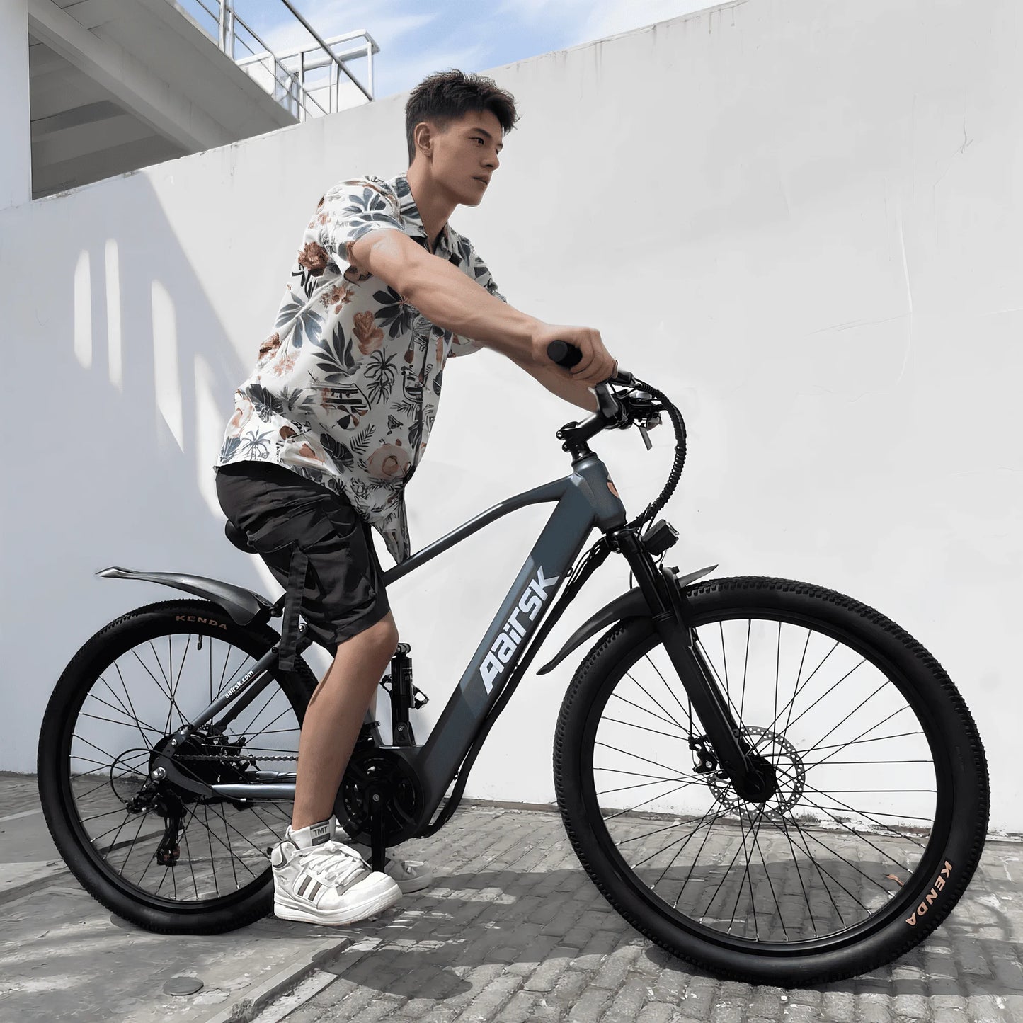 E bike 750W Adults Electric Bike 36V468Wh 26/24 Inch Tires Electric Bicycle 21-Speed City E Bikes Mountain e bikes